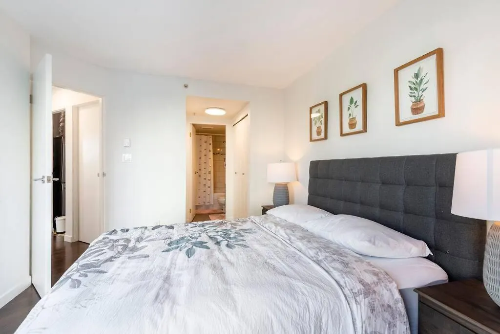 Luxury 2-Bedroom Condo Beach Side Yaletown Vancouver 0*,  Canada